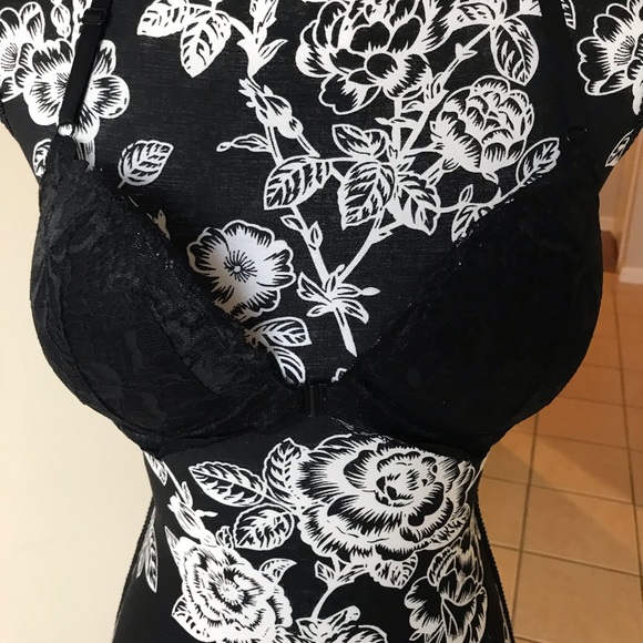 PINK Victoria's Secret Other - Pink by VS Racerback Push-up Lace Bra